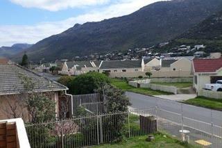 To Let 2 Bedroom Property for Rent in Fish Hoek Western Cape